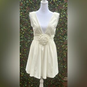 Blue Blush Ivory Cream V-Neck Rosette Waist Dress Size M Lined